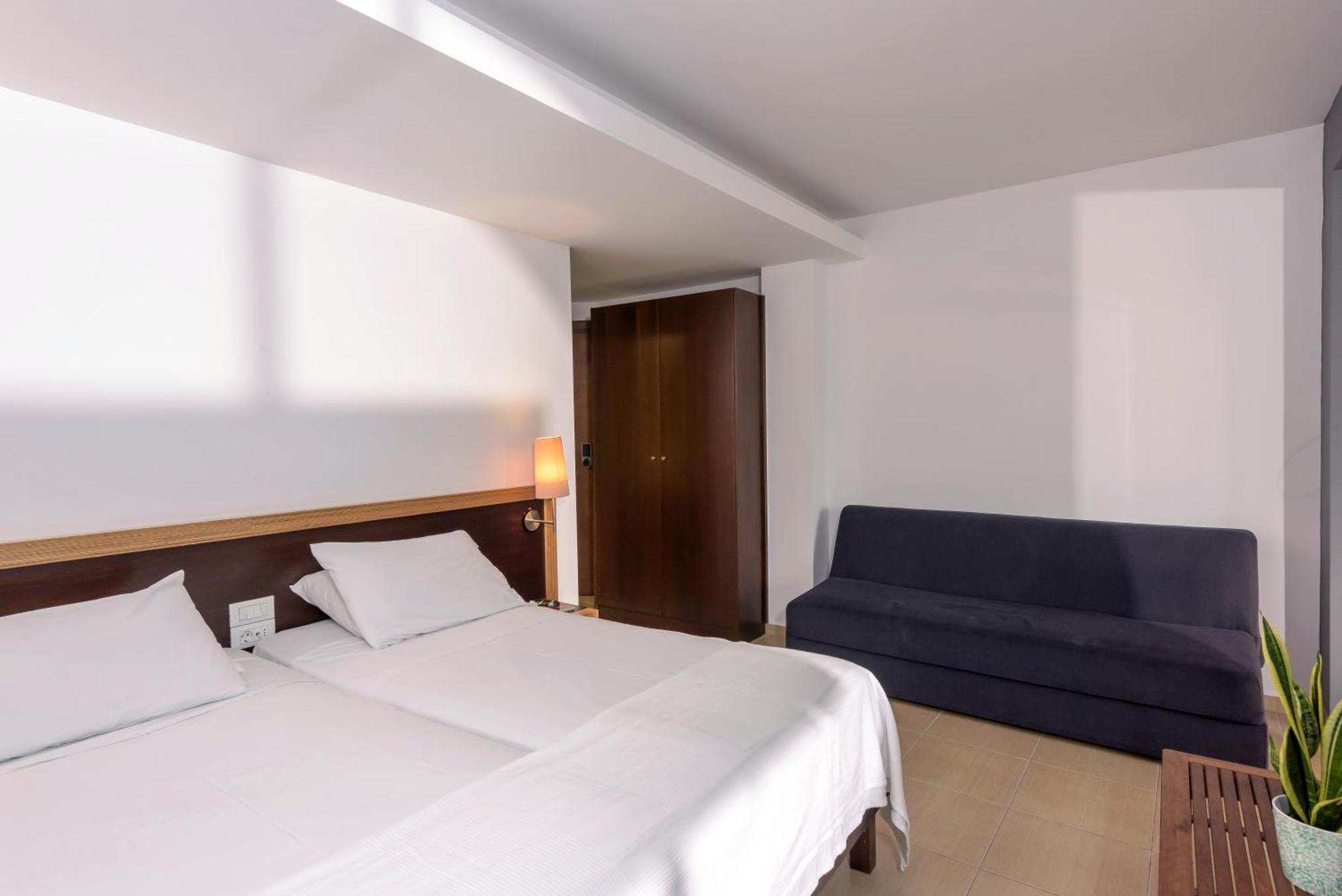 Iraklion Hotel 3*